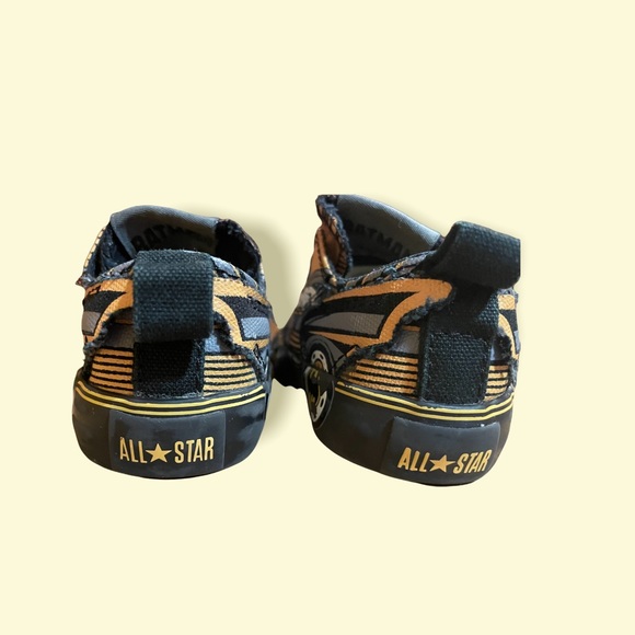 Toddler Batman converse sneakers size 3 - Picture 4 of 8